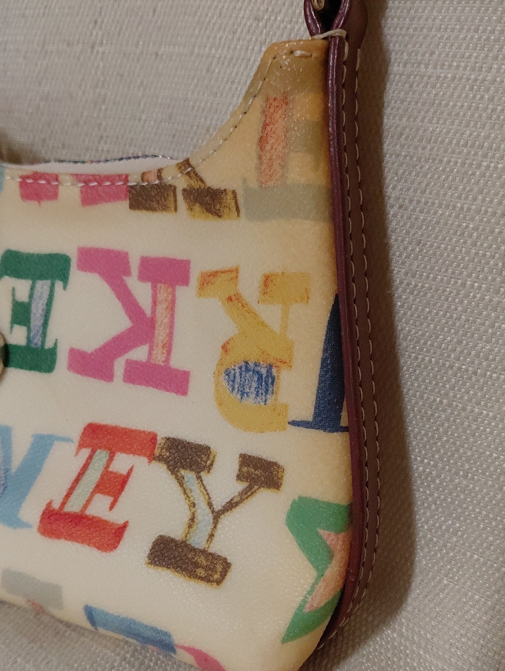 Dooney & Bourke 👛 Multicolor Women's Wristlet NWOT - Picture 2 of 13